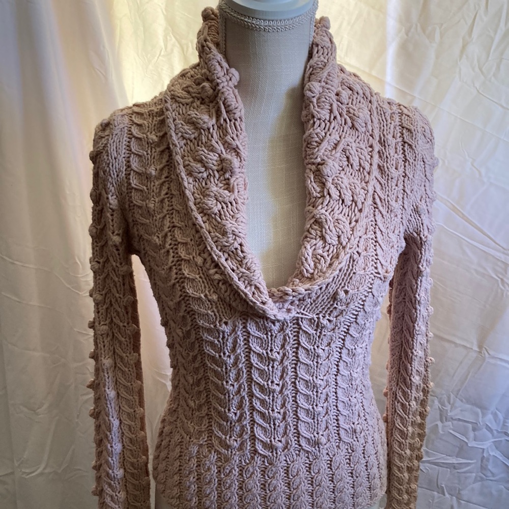 DKNY CITY EXTRA SMALL dress up or dress down unique patterned light pink/beige